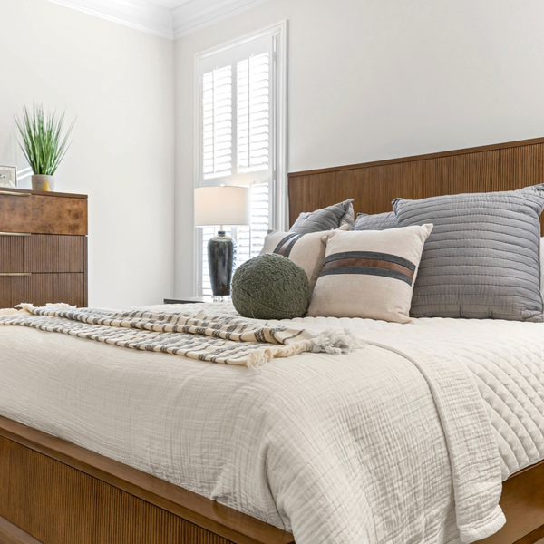 Manhattan Valley Bed angle view