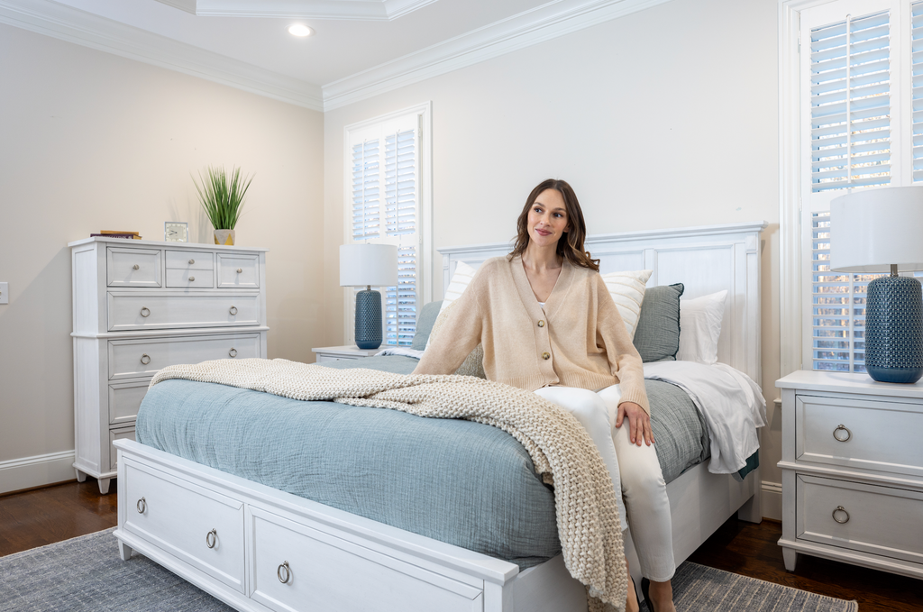 Point Breeze Storage Bed