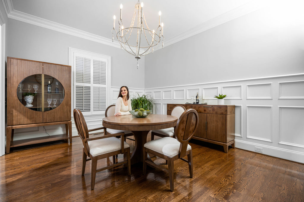 Manhattan Valley 50" Round Dining Table