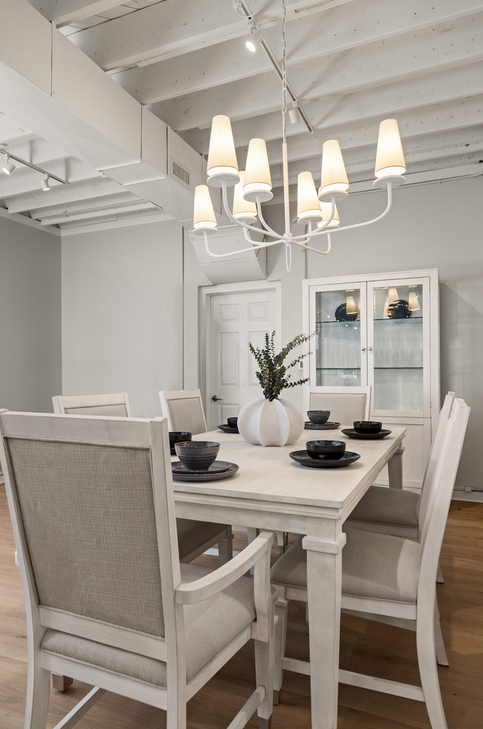 Point Breeze Leg Dining Table w/ Self Storing Leaf